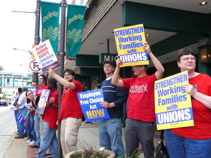 Minnesota labor activists demonstrate their support for EFCA
