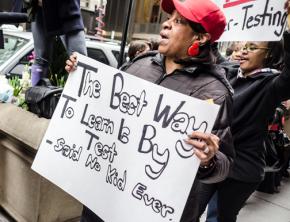 Teachers, parents and students march against the school deform agenda in Chicago