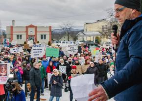 Rutland Mayor Christopher Louras speaks to a rally against Donald Trump's Muslim ban
