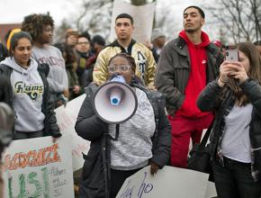 Students protest the bigoted Theta Tau fraternity at Syracuse University