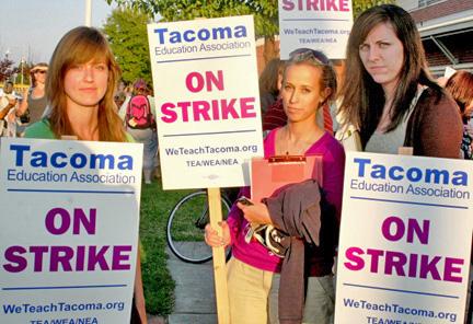 Tacoma teachers on the picket line in defiance of a judge's injunction