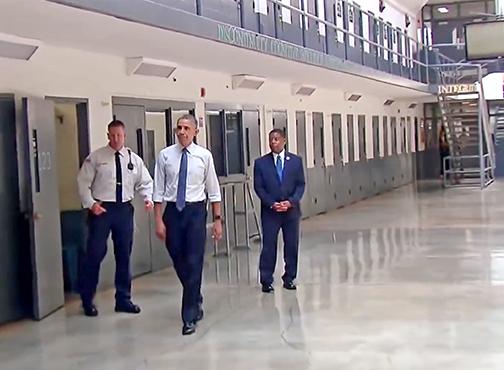 Obama visits a federal prison in El Reno, Oklahoma