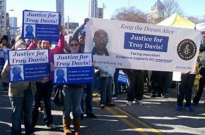 Supporters of Troy Davis call for clemency