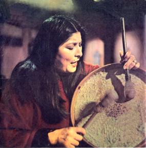 Mercedes Sosa performing in 1973