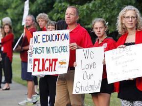 North Carolina teachers rally against poverty conditions in their schools