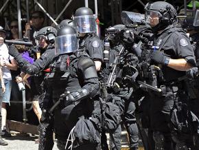 Riot cops descends on anti-fascist protesters in Portland